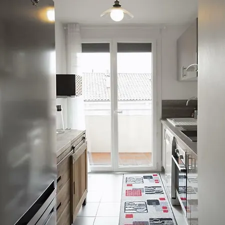 Apartment Centre