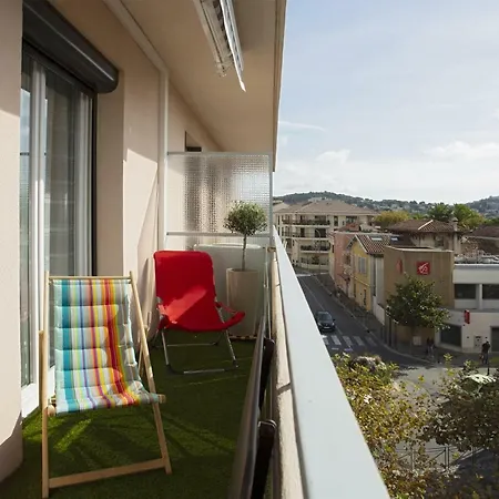 Apartment Centre